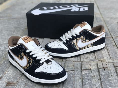 nike for dior prezzo